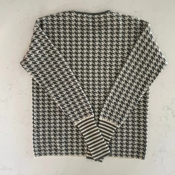 Kier+J Lg Slv Houndstooth Crew Nk Cashmere Knit Sweater Grey + White Sz S NWOT - Picture 5 of 9